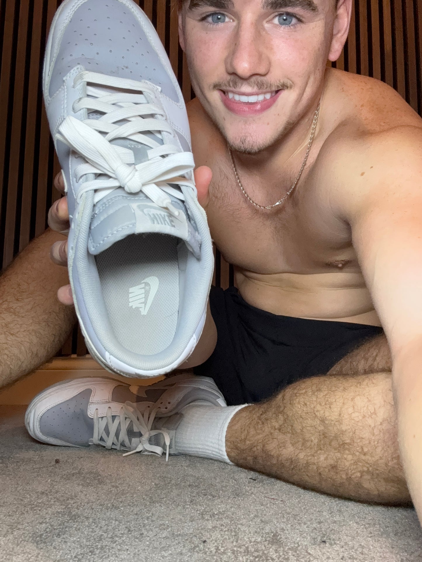 Very worn dunks (smelly!)
